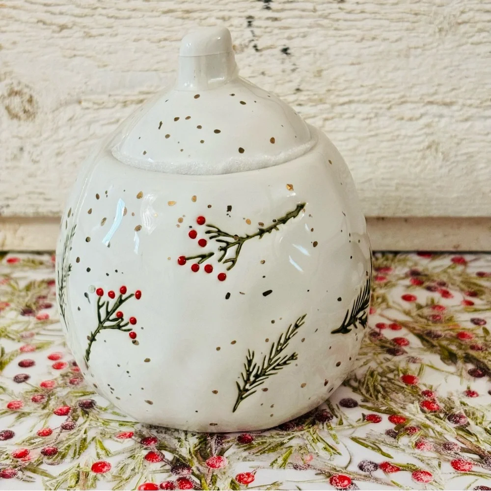 Potter’s Studio Winter Berries Evergreen Holiday Sugar Bowl‎ & Lid NEW
